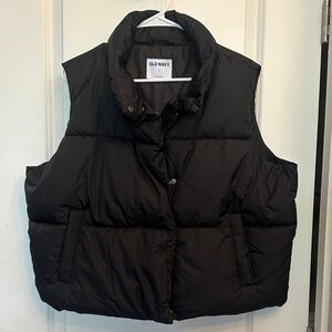 Old Navy Women's Black Puffer Vest - Large